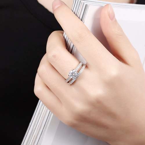 ***STUNNING*** SILVER ENGAGEMENT SET