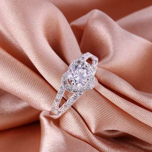 **HIGH QUALITY*** SILVER PLATED RING WITH ZIRCONIAS - SIZE 9