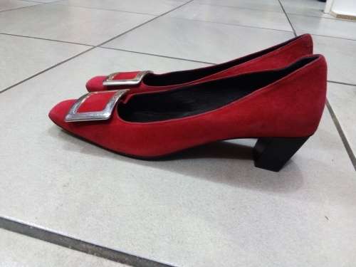 Roger Vivier Belle Vivier suede pumps