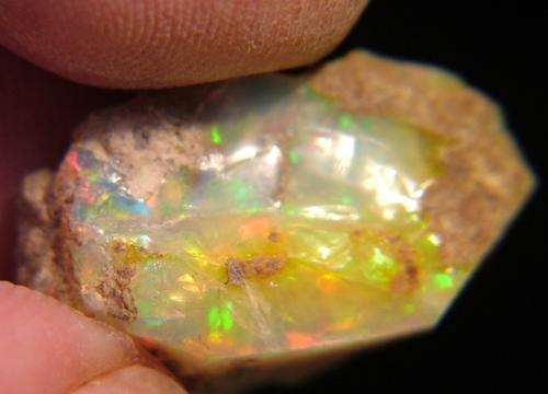 11.05 CT NATURAL ROUGH WELLA OPAL