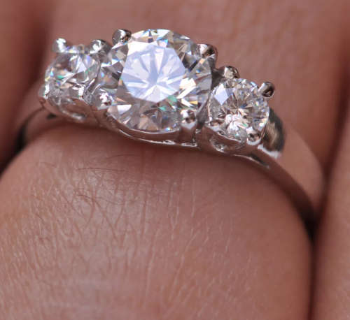 14ct Solid Gold - 2.90ct - E-F - VVS1 -[7.5mm Main Stone] -Top Quality - Engagement Ring