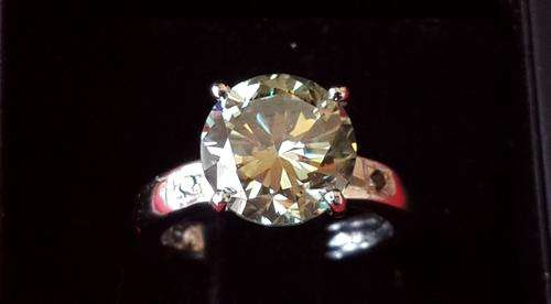 5.16 carat [12mm] Fancy Light Green - VS1- Moissanite + 2 Natural Black Diamonds