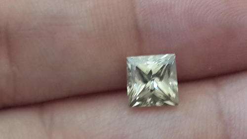 STUNNING 2.44 Carat - Princess Cut - Light Champagne - VVS1 -Moissanite