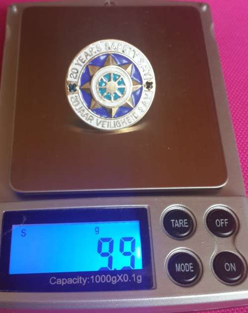 20 Years Safety Sat - SOLID 9CT GOLD - With 2 STONES - 9.9GRAMS