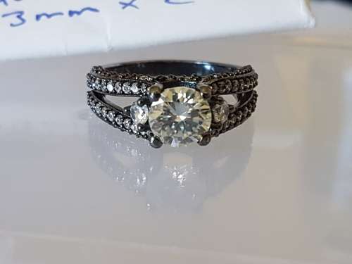 Amazing 1.25ct Center - H-J VVS1 + 90 X 2 Pointers - Moissanite Ring - ONLY 1 LIKE THIS!