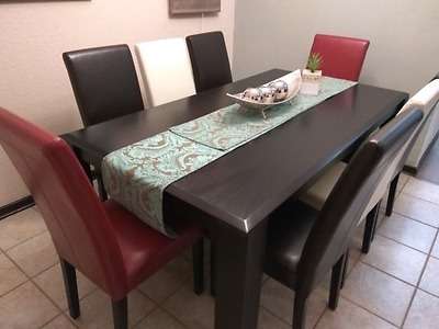 Beautiful 8 Seat Dining Suite (Rochester Furniture Store) NEW CONDITION -NEVER USED!