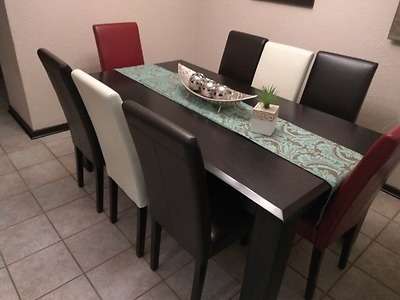 Beautiful 8 Seat Dining Suite (Rochester Furniture Store) NEW CONDITION -NEVER USED!