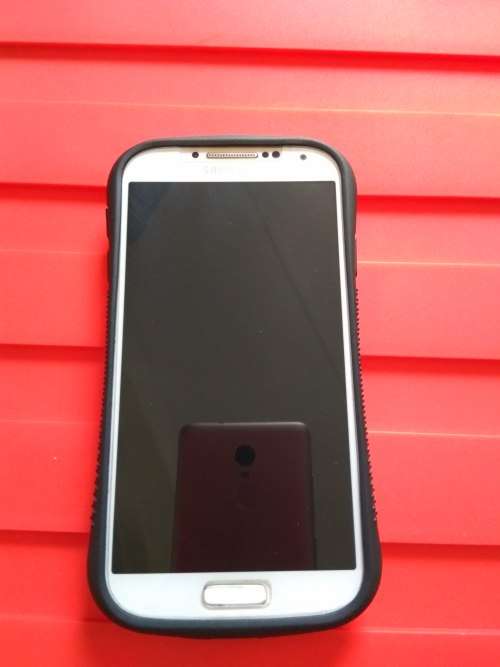 Samsung Galaxy S4  -32GB- White Frost - Local Stock +Cover + Screen Tempered Glass
