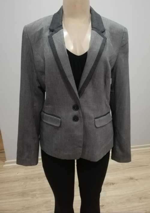Fitted Grey Blazer