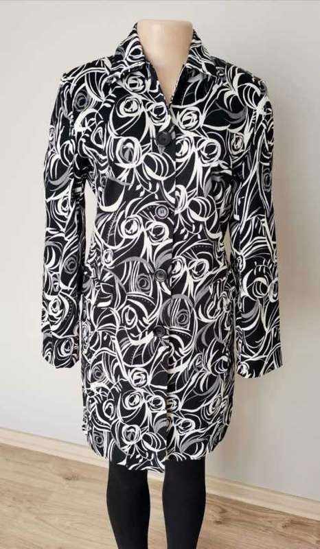 Beautiful Fitted Printed Coat