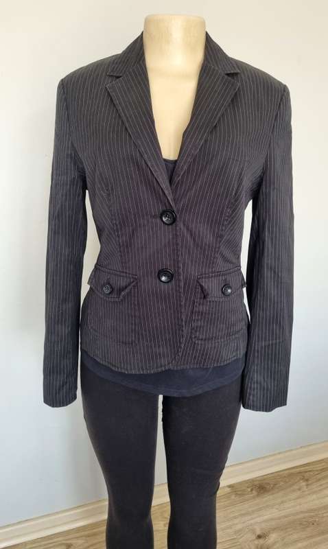 Fitted pinstripe blazer