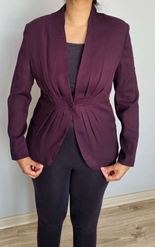 Beautiful Grape pleated coat