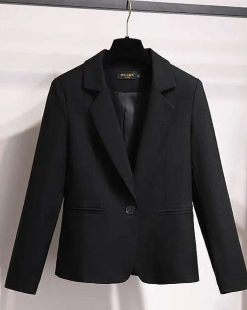 Beautiful black blazer   .... From R30 Shipping