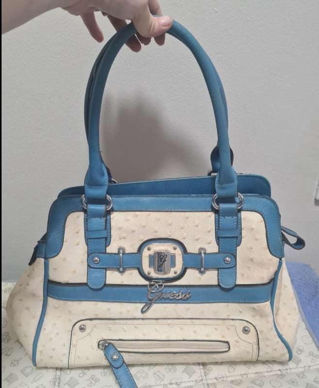 Beautiful GUESS bag