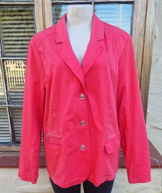 Gorgeous red blazer