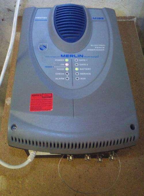 Merlin M18S Electric Fence Energizer