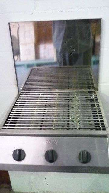 BRAAI - GAS -  UNIQUE - WALL MOUNTABLE ! - STAINLESS STEEL - 3 BURNER - WITH FITTINGS -