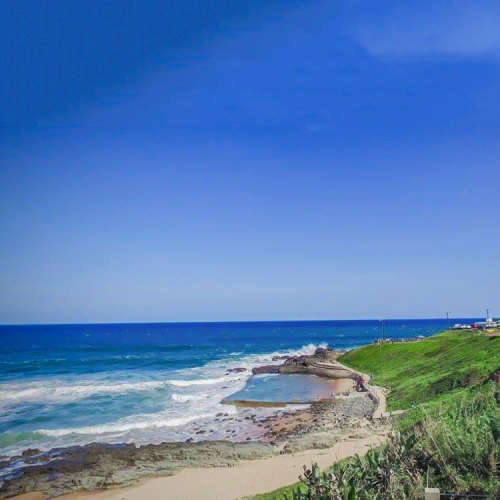 2 Nights stay in Tinley Manor Beach House for up to 15 people in Ballitoville, KZN