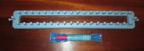 Knitting Loom for knitting scarves etc.with Tool - unused