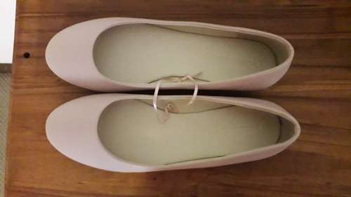 Brand new ladies pumps from Woolworths size8