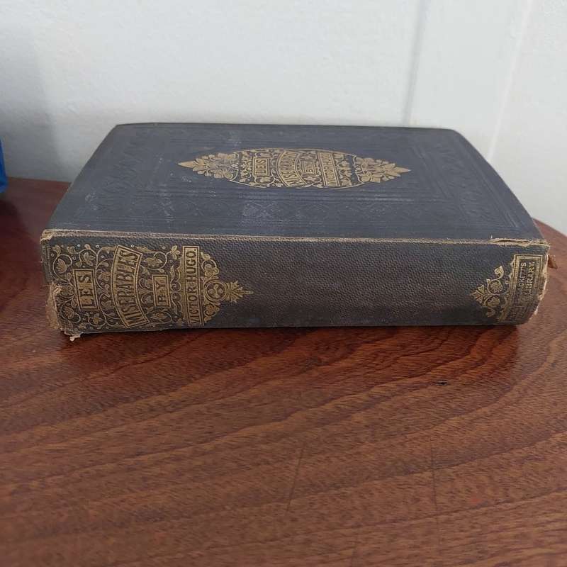 Les miserables 5th edition English translation all in one volume1