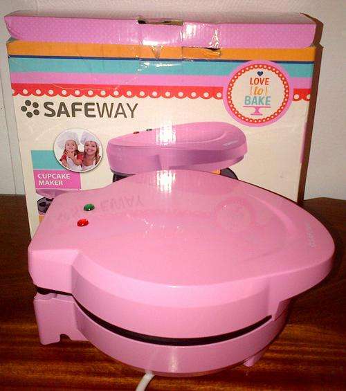 Mini cupcake maker - like new PINK