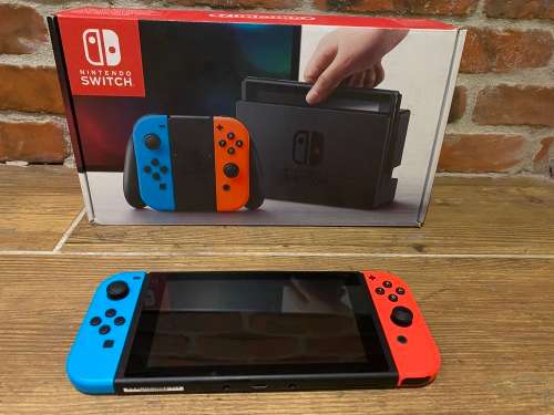 Nintendo Switch Console (With Neon Red And Neon Blue Joy-Con) NO RESERVE