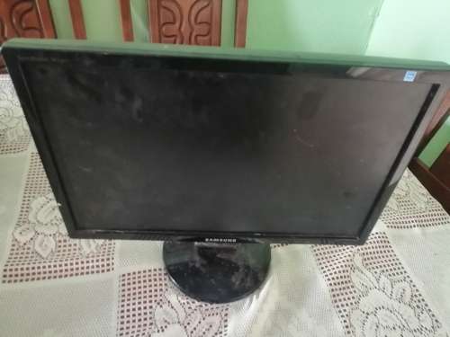 11 inch Samsung laptop & 21 inch lcd screen combo