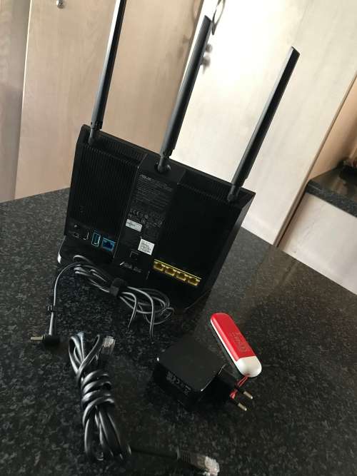 ASUS RT-AC68U AC1900 Dual-Band Wi-Fi Gigabit Fibre-Ready Router
