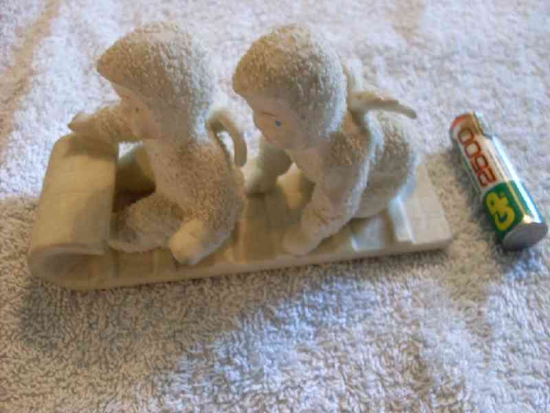 Pair Cute Angels on Sleigh
