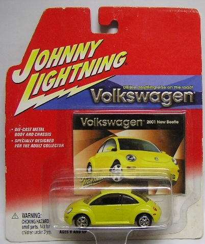 Johnny Lightning Diecast Model Car VW Series Volkswagen VW New Beetle 2001 1/64 scale new in pack