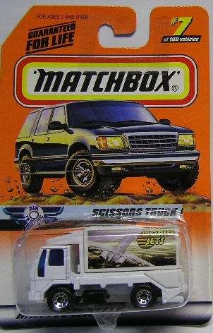 Matchbox Diecast Model Car 1999 7 / 100 Scissors Truck "World Jets" Air Traffic new in pack