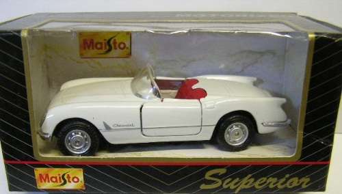 Maisto Diecast Model Car Chevy Chevrolet Corvette Conv 1/36 scale new in pack