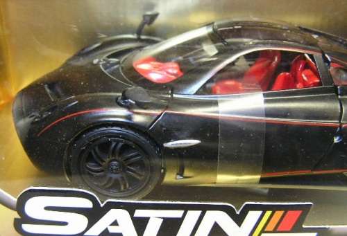 Motormax Diecast Model Car Pagani Huayra 1/24 scale new in pack