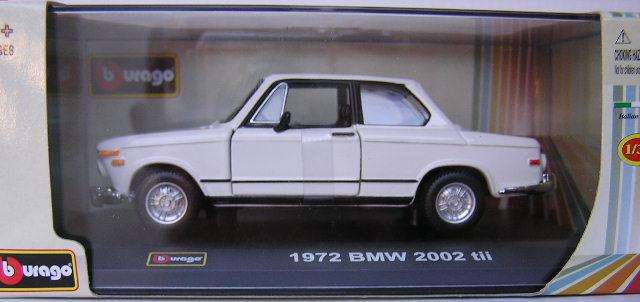 Burago Diecast Model Car Street Classics BMW 2002 Ti 1972 1/32 scale new in pack