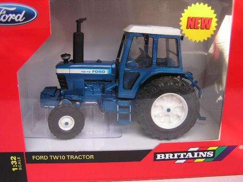 Britains Tomy Diecast Model Tractor 42839 Farm Agricultural  Ford TW 10 1/32 scale new in pack