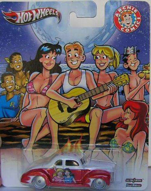 Hotwheels Diecast Model Car Archie Comics Ford Coupe 1940 "Betty & Veronica" 2013 on card new in pac