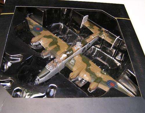 IXO Diecast Model Plane PIXJ9001 Handley Page Halifax GR Mk II 2 Series 1A UK 1/144 N rail scale new
