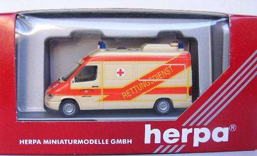 Herpa Model Car Mercedes Benz Sprinter Van Ambulance 1/87 HO railway scale new in pack