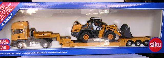 SIKU Diecast Model 3933 Scania R 620 Truck & lowbed trailer with Liebherr Frontloader 1/50 scale new