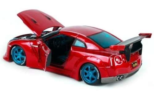 Maisto Diecast Model Car 32526 Design Tokyo Nissan GT-R GTR 1/24 scale new in pack