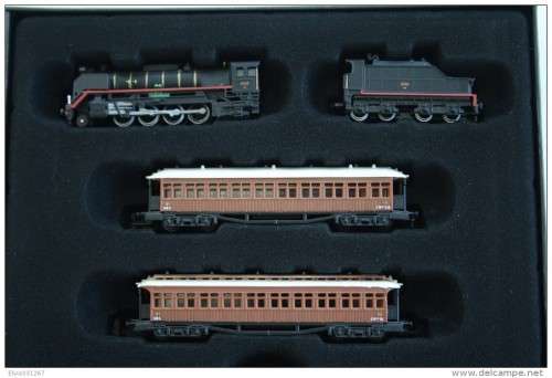 Deagostini Atlas Diecast Minitrain Collection Mikado 141 Renfe Steam Loco + 2 carriages+ track 1/220
