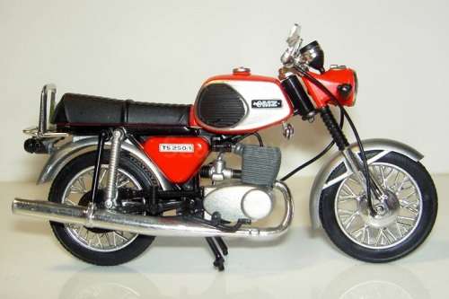 Diecast Model Bike Motorcycle European Collection MZ TS 250/1 German Democratic Republic 1/24 scale