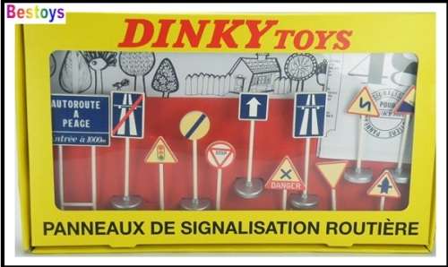 DeAgostini Diecast Model Car Dinky Collection No 593 Road Signs 1/43 scale new in pack