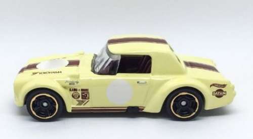 Hotwheels Hot Wheels Diecast Model Car 2017 22 / 365 Nissan Datsun Fairlady 2000 Legends of Speed