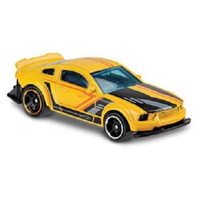 Hotwheels Hot Wheels Diecast Model Car 2020 19/250  Ford Mustang 2005 Dream Garage 1/64 scale