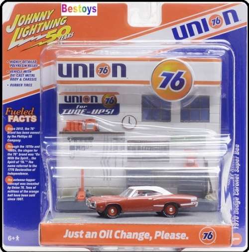 Johnny Lightning Diecast Model Car & Diorama Dodge Super Bee 1970 + Union 76 Workshop 1/64 scale new