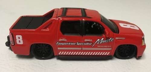 Maisto Diecast Model Car Elite Transport Cadillac Escalade EXT Pickup 2007 + STS-V 2006 on trailer