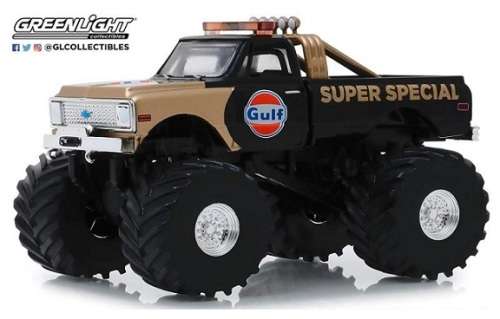 Greenlight Diecast Model Car Kings of Crunch Monster Trucks Chevy Chevrolet K 10 K10 1971 `Gulf` Sup
