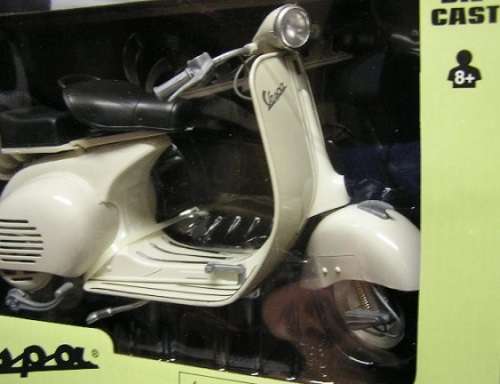 Newray New Ray Diecast Model Scooter Bike Vespa 150 VL 1T 1/6 scale new in pack